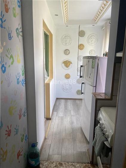 Apartament 2 camere ,etaj 1 din 4 , 54 mp, zona Inspectoratul Scolar, decomandat - 5