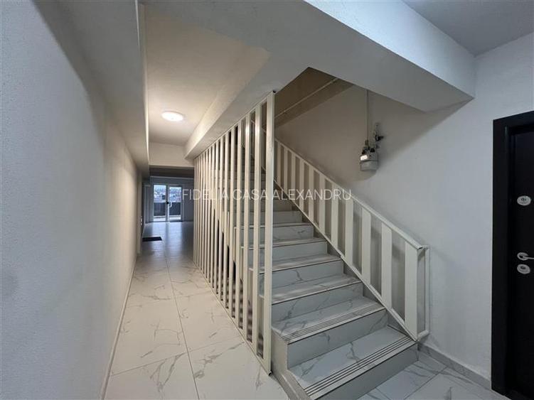 Apartament 2 camere de vânzare | 49 mp utili + grădină 11 mp | Bl - 13