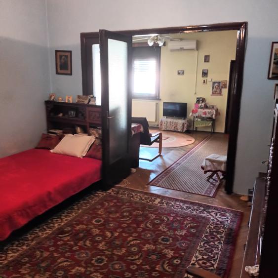 Apartament mare, S U 81 mp, doua cam, 2/2, central, zona Dinamo, 120000 e, neg