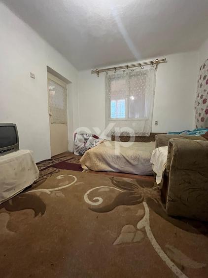Casa cu 4 camere si baie + teren 567 mp pe Nicolae Balcescu in Gaesti