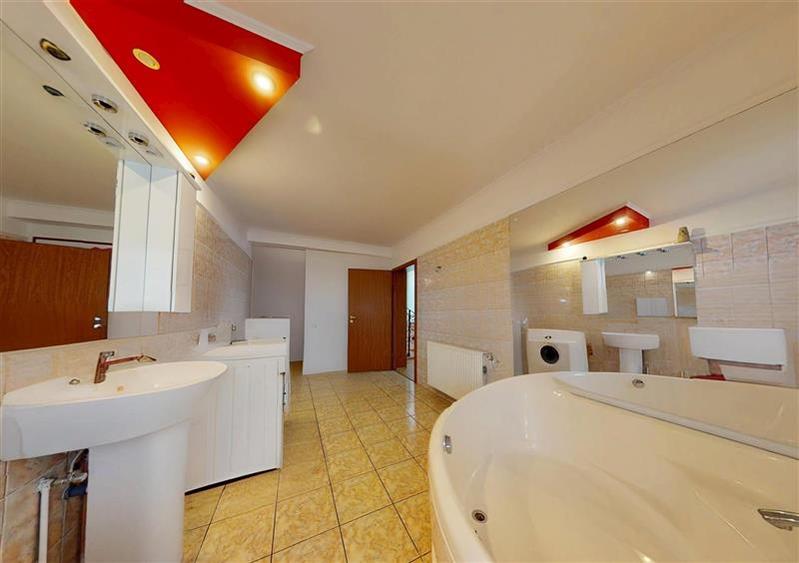FILM&3D!Casa arhitectura flexibila:2 unitati,500mp teren,locuri parcare,Central,