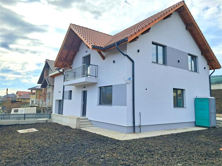 Casă individuală, 170 mp utili, 5 camere, teren 1.000 mp, garaj | Popești