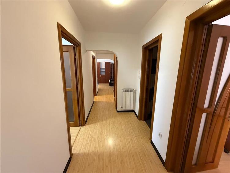 Apartament 4 camere,mobilat si utilat,etaj 3, zona Pompieri