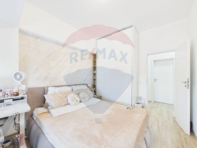Apartament cu 3 camere de vanzare, centrala proprie - Mihai Bravu