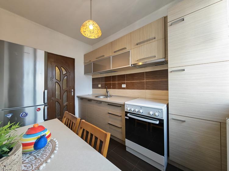 Apartament de 3 camere - Bucureștii Noi - Dămăroaia, pe strada Berveni