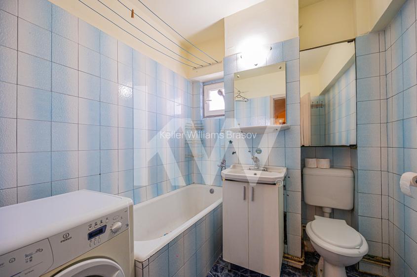Vânzare apartament cu 2 camere,  2 balcoane, decomandat - zona Tractorul - 12