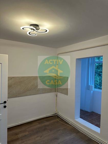 Apartament 2 camere, etaj 3, renovat, zona Piata Mica
