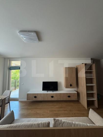 Apartament 3 camere, 65 mp, parcare, zona Plopilor, totul nou , prima inchiriere