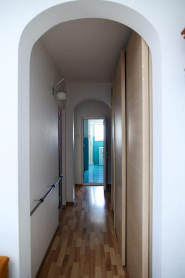 Apartament 4 camere etaj 2 zona centrului vechi Casa de Cultura Adjud