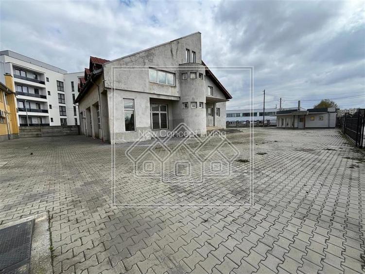 Spatiu comercial cu teren de 1500 mp, 740 mp utili - 2