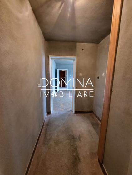 Vânzare apartament cu 3 camere, strada Garofiței, zona 1 Mai