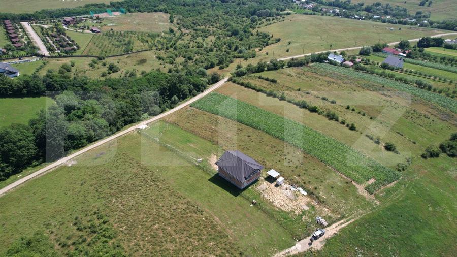Pensiune la rosu, 370mp, Ciprian Porumbescu