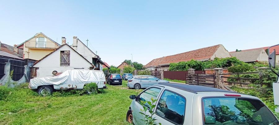 Casa si teren de 916mp in Sacele,cu front la B-dul Brasovului