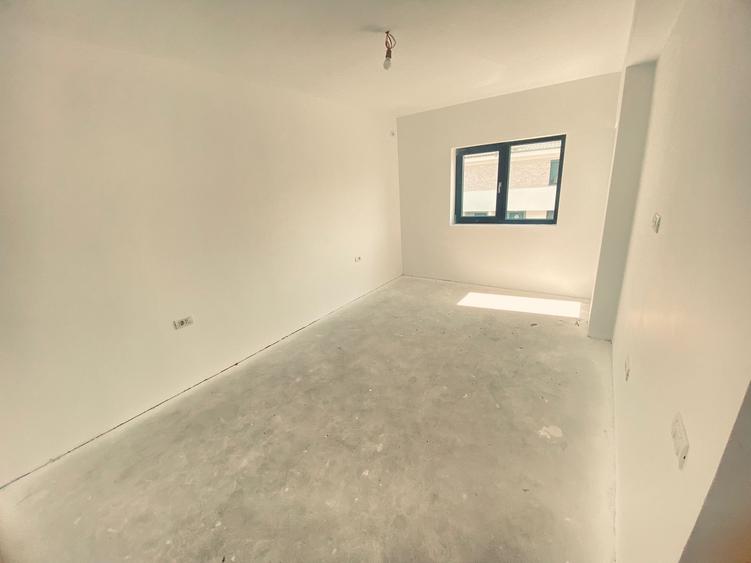 Duplex cu 4 camere si mansarda. Curte 250 mp. Comision 0