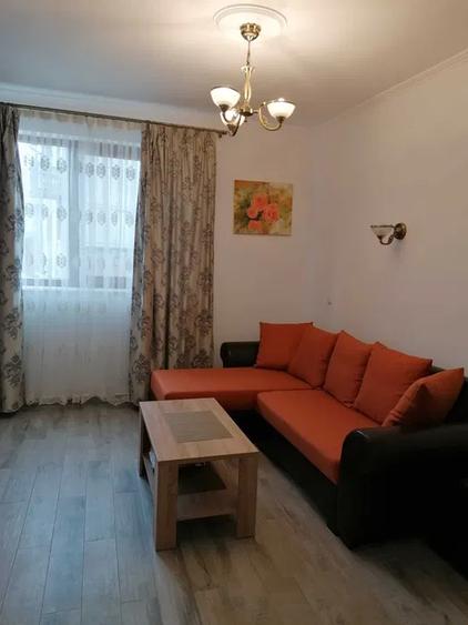 Apartament de închiriat la casa | 2 camere | Zona - Centrală | Parcare