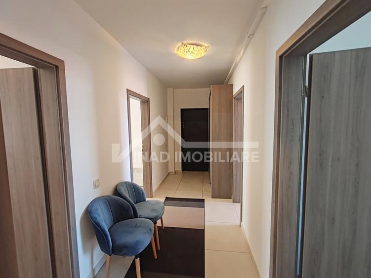 Apartament cu 3 camere, 2, bai, balcon si terasa, Strada Constanta