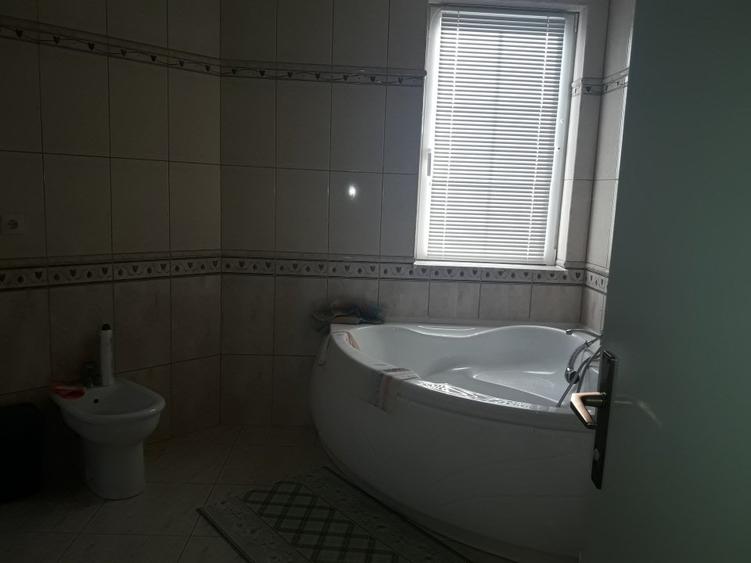 Vila  in regim de inaltime D+P+E+M  intr-o  zona rezidentiala cu 1000 mp.teren