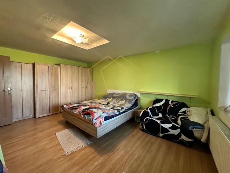 Apartament spatios cu 4 camere | Zona Sagului