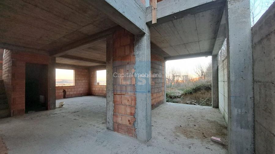 Casa cu garaj, zona Planoare - 11