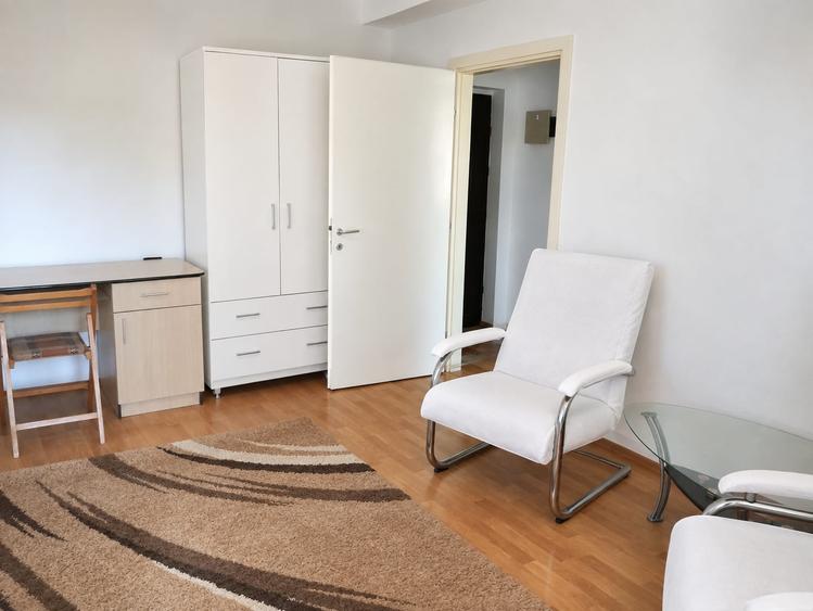 Apartament 48 mp, str. Traian Mosoiu, et.1, CT, loc de parcare