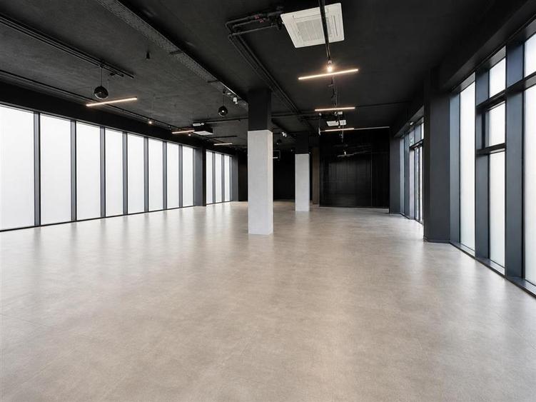 Spatiu comercial 180mp cu terasa de 75mp  zona Doamna Stanca