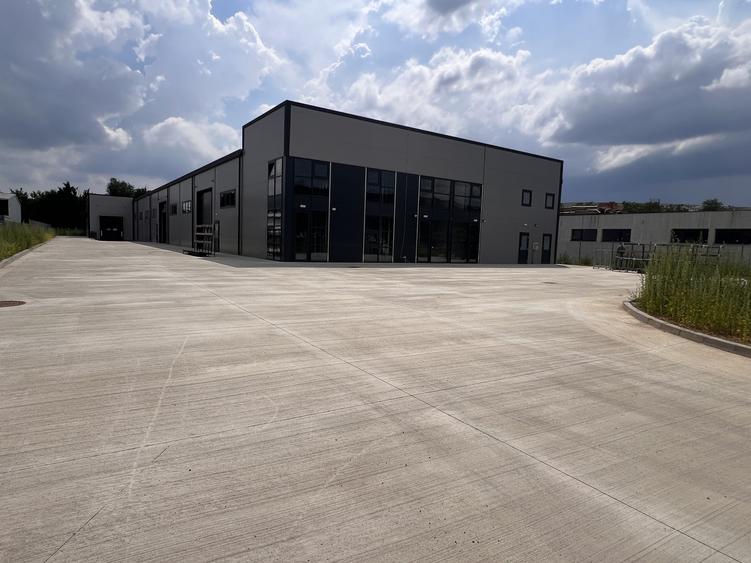 Hala moderna / Productie / Depozitare / Show-room
