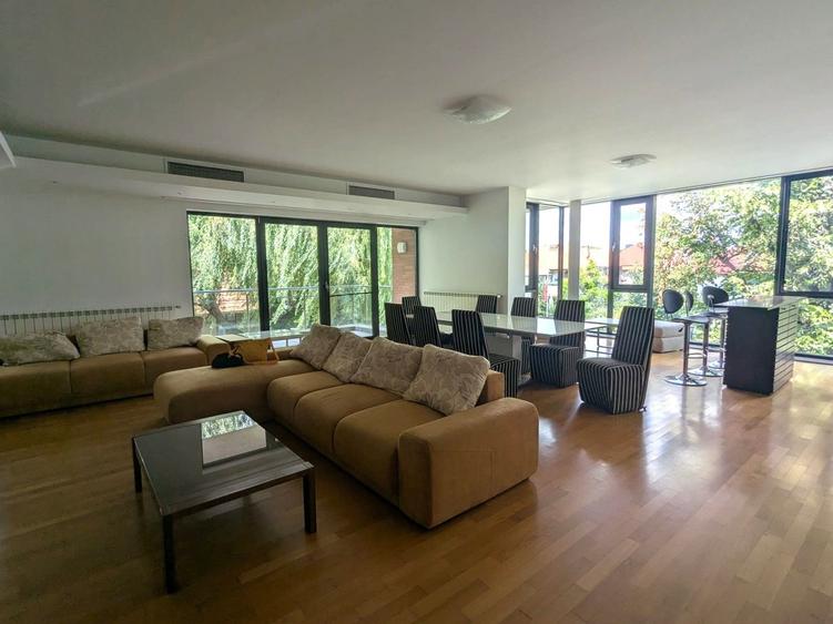 Apartament cu 5 camere, 2 terase si 2 locuri de parcare in Washington Residence!