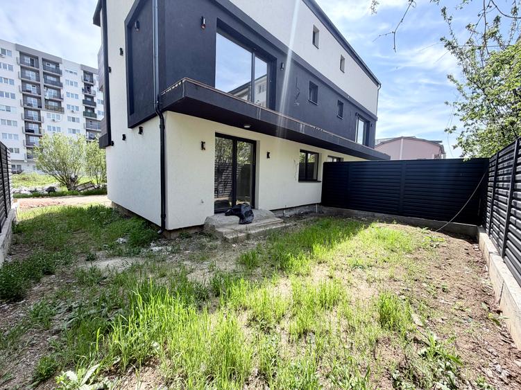 Casa moderna sector 4 P+1+M. 4 cam.Util 133mp. Terem 180mp