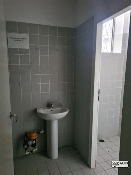 Spatiu comercial 263 mp, Centrul Civic parter cu vitrina stradala, rampă +scări.