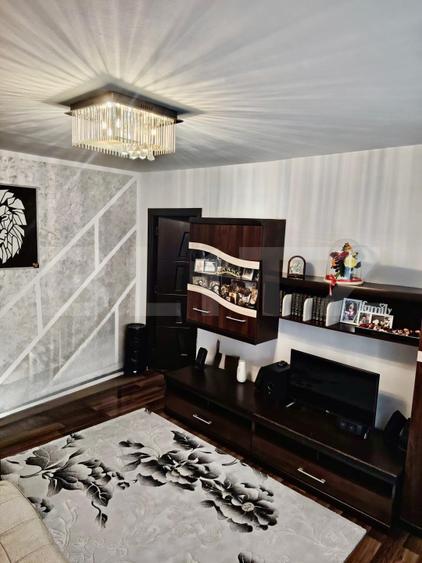 Apartament cu 2 camere 42 mp, semidecomandat, cu loc de parcare