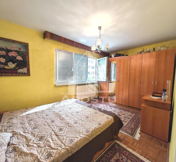 Apartament cu 3 camere de vanzare, zona Circumvalatiunii, Timisoara - 2