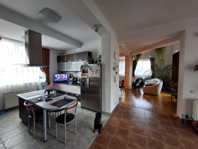 Casa de vanzare