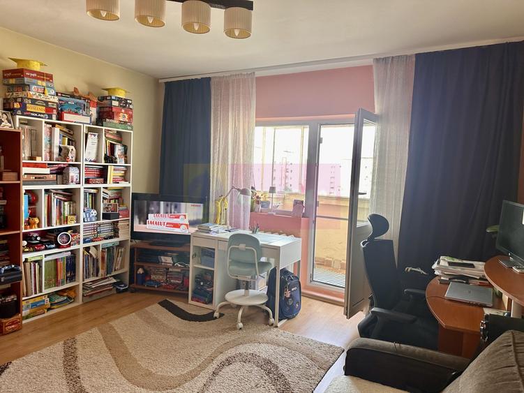 2 camere de vanzare Sebastian - Novaci