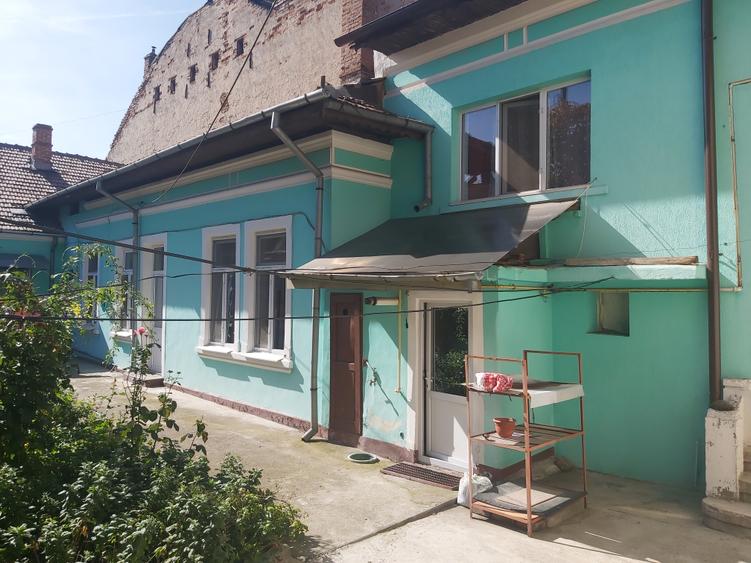 Spatiu comercial si Locuinta