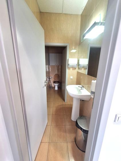 De inchiriat spatiu comercial zona Shopping City