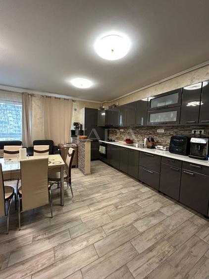Apartament 4 camere, finisat modern, parcare subterană – zona Vivo