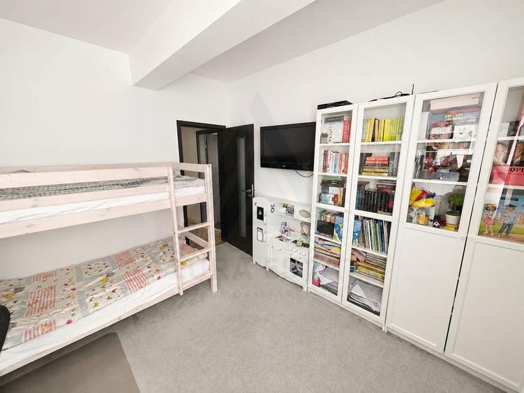 Apartament 3 camere etaj 2 78 mp utili balcon si parcare Turnisor