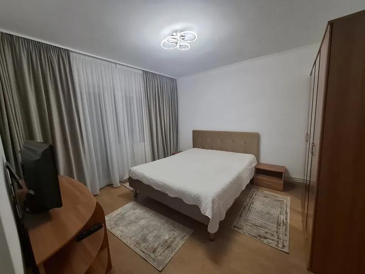 Apartament 2 camere, decomandat, 56 mp, centrala, ac, zona Casa de Cultura