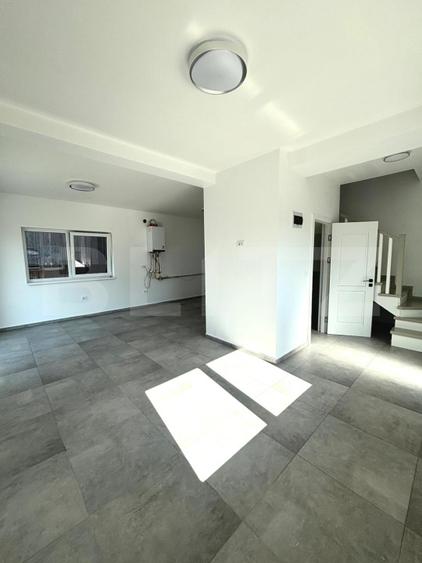 Casă tip Duplex, 80 mp, 200 mp teren, zona Lisaura
