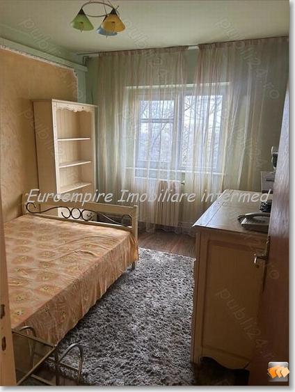 Apartament 3 camere decomandate zona Abator