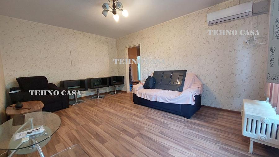 Titan, 550 m de Metrou 1 Decembrie | 4 camere, 2/4, bloc reabilitat