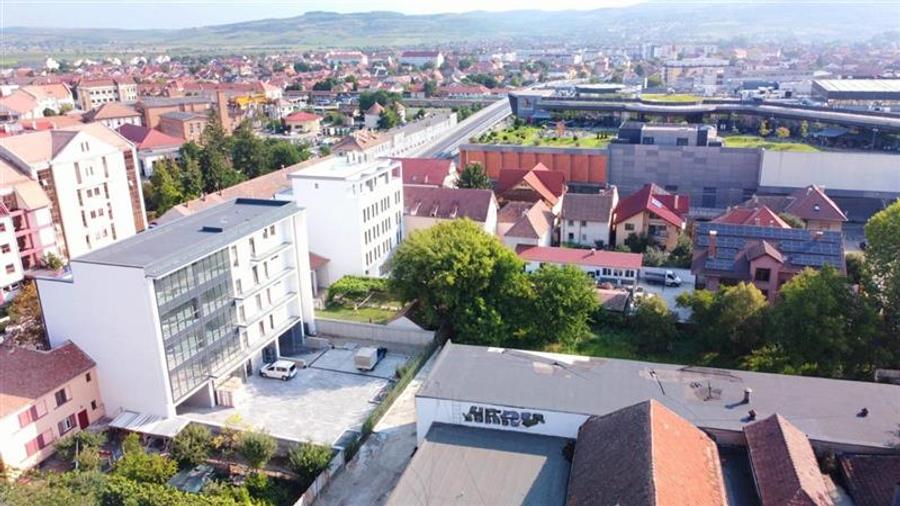 Cladire 1800 mp+82 loc.parcare,ultracentral, Sibiu,comision 0