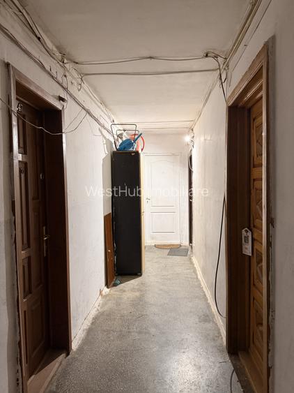 Garsoniera 12 mp, etaj 3  ideala pentru investitie - Buziasului - 3