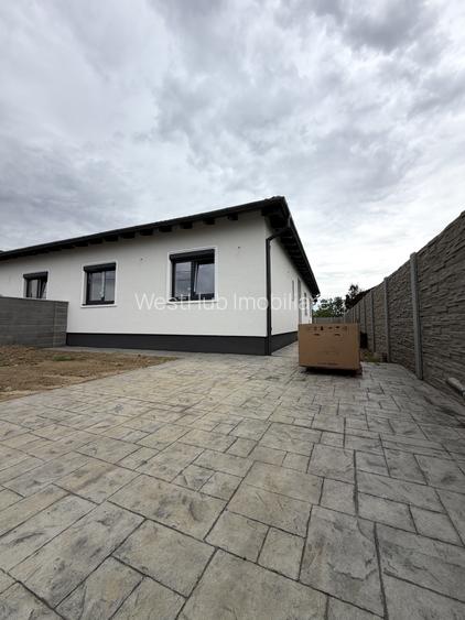 Duplex 4 camere, 96 mp utili, 16 mp terasa, 370 mp teren - Sag - 16