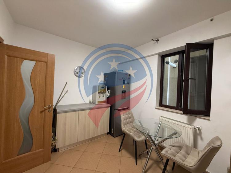 Apartament 3 camere/de inchiriat/1 mai/Ciuperca