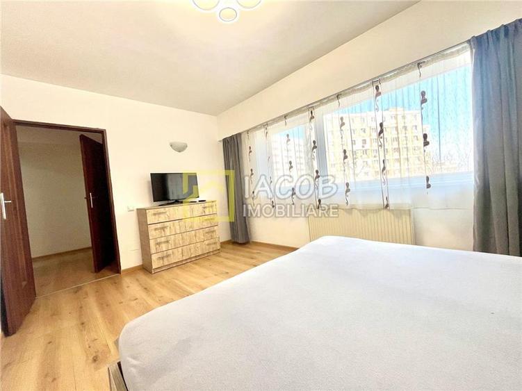 Apartament 2 camere decomandate, zona Curtea de Apel, Bacau