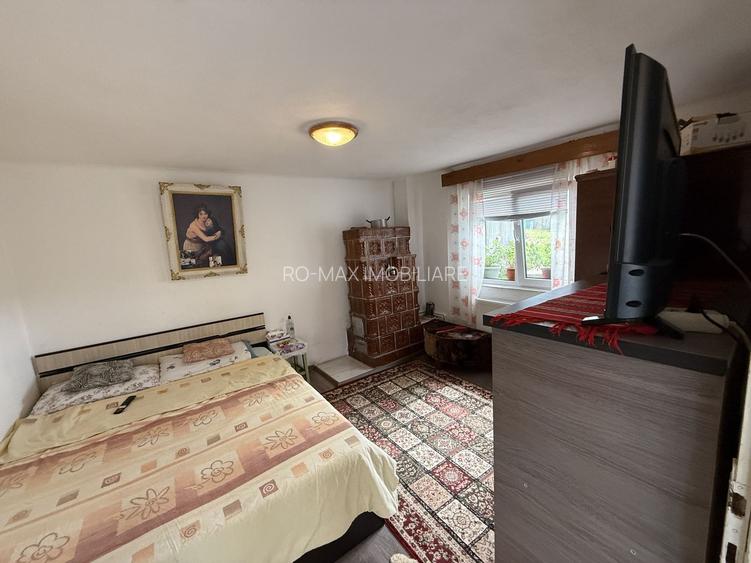 2 Case + teren 1390 mp langa parcul central Provita de Sus - 12