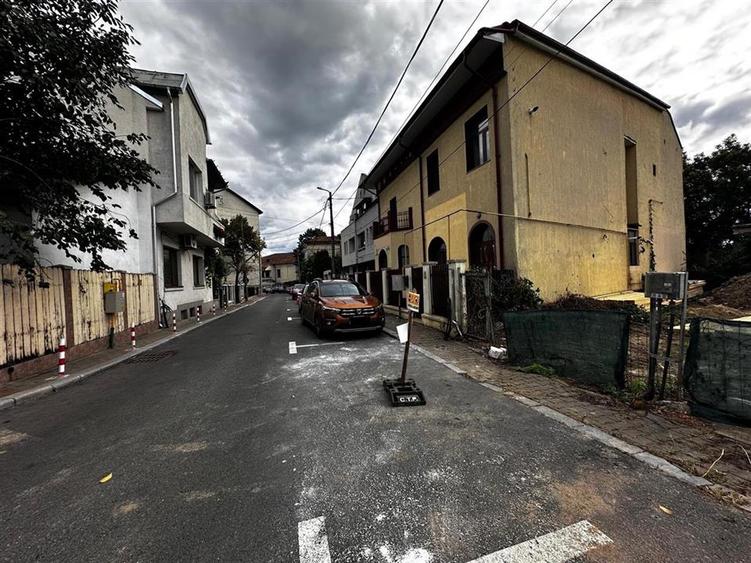 Casa sau spatii, de la 100mp la 450mp, Iasi, centru, str. Vovideniei