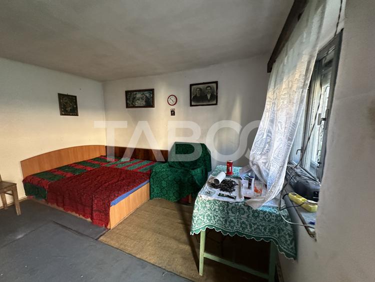 Casa la Tara 3 camere 80 mpu teren 3000 mp Venetia de Sus Fagaras