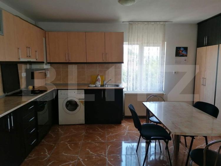 Apartament spatios de vanzare, 5 camere, 93 mp, zona Hotel Diana